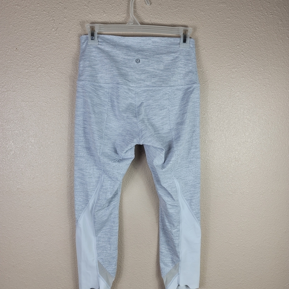 Lululemon Spacedye Scallop Leggings Capris Gray white Mesh Sz 8 , M - Picture 5 of 5